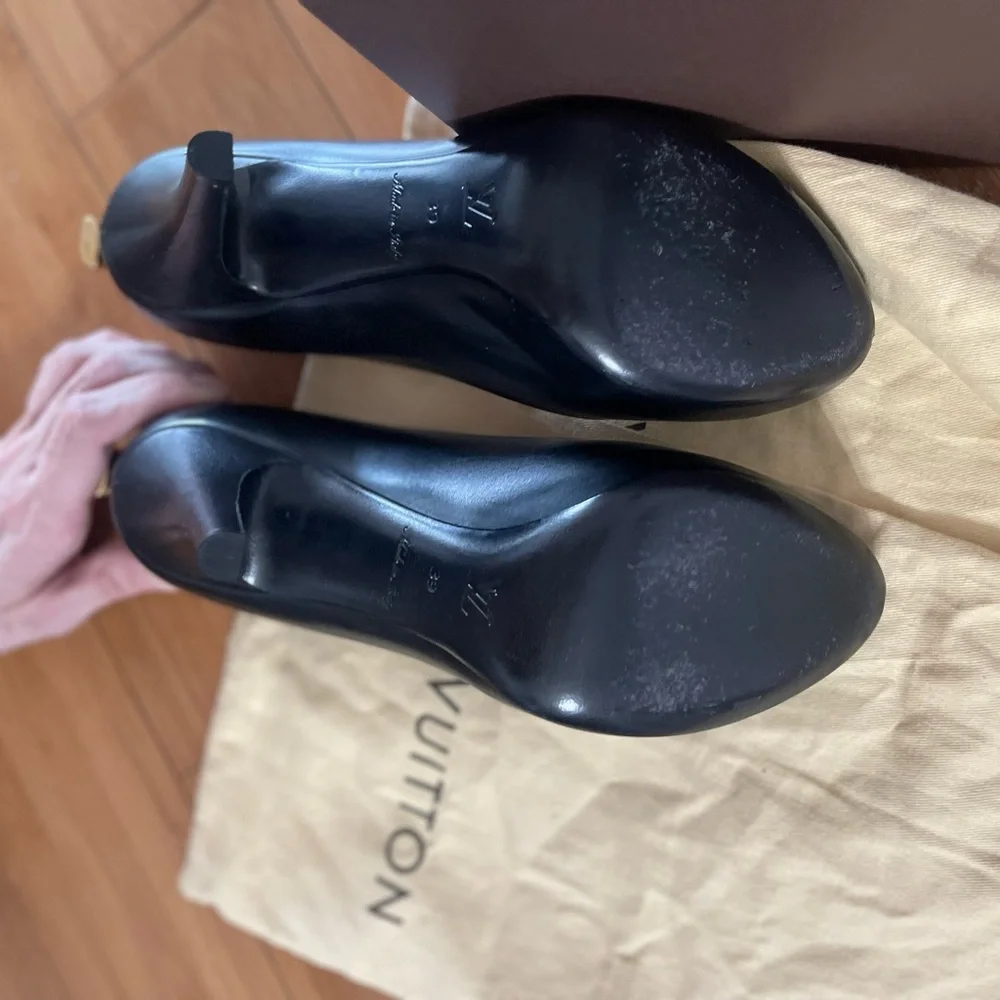 AUTHENTIC Louis Vuitton locket pumps high heels ☀️ - Picture 7 of 17